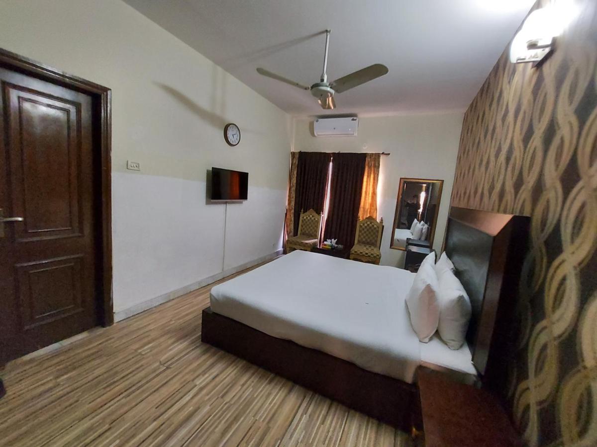 Casa Blanca Boutique Guest House Ісламабад Екстер'єр фото