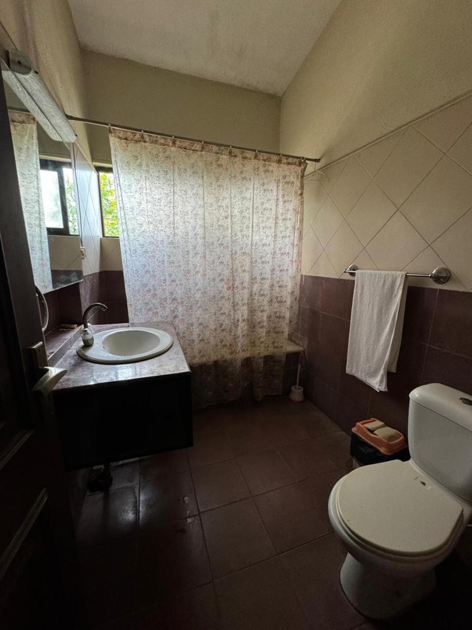 Casa Blanca Boutique Guest House Ісламабад Екстер'єр фото